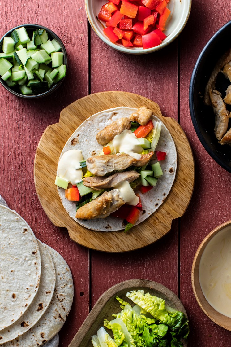 Maiswraps med kylling og mangodressing