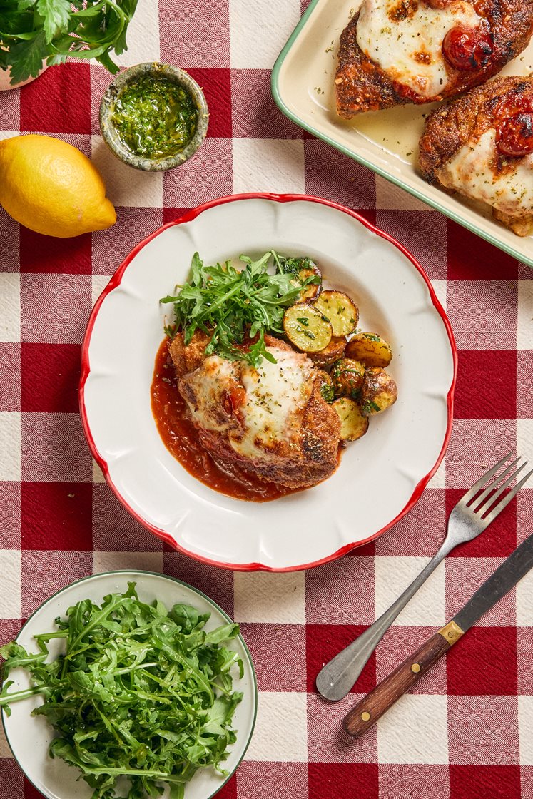 Pollo impanato al formaggio - Ostepanert kylling med tomatsaus, mozzarella og gremolata 