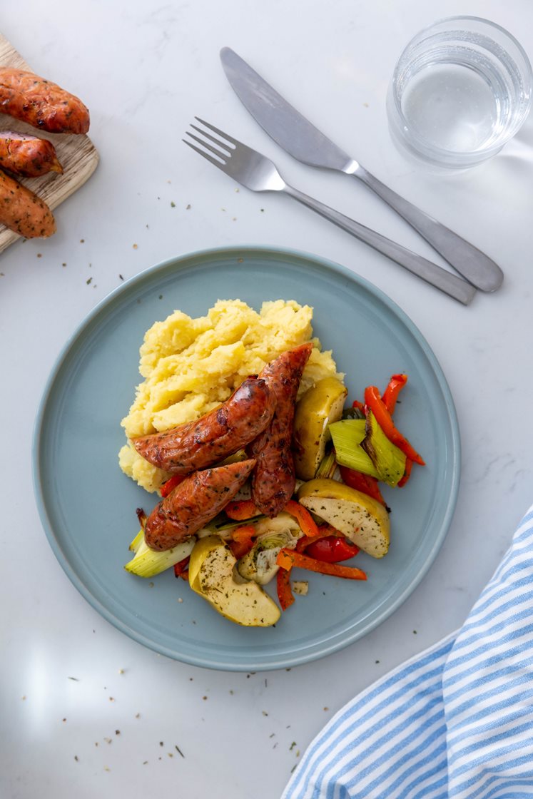 Grove pølser med æblesauté og kartoffelmos