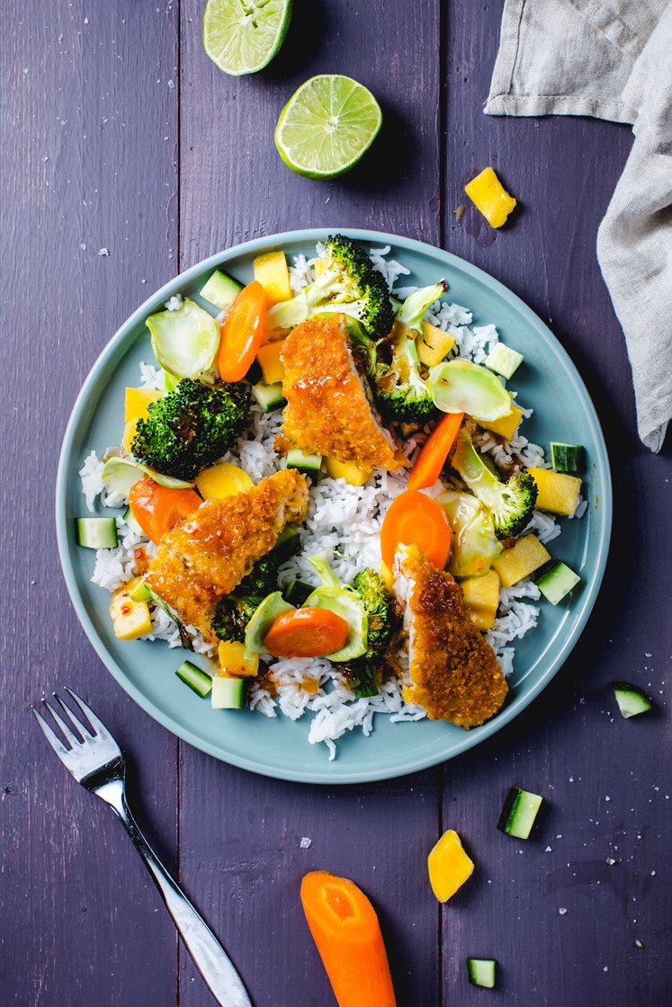 Crispy kylling med bakte grønnsaker og mangosalsa 