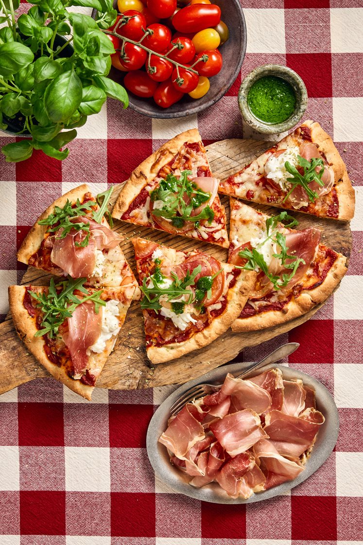 Pizza prosciutto e rucola - Pizza med prosciutto, mozzarella, tomat och ruccola 