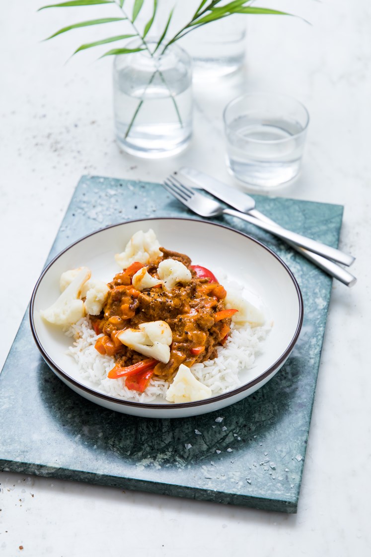 Fyldig Stroganoff med kjøttdeig, blomkål og ris