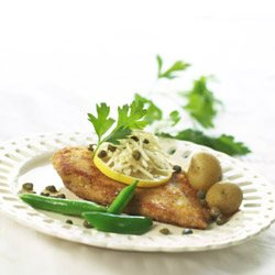 Kyllingeschnitzel a la wiener med peberrod og kapers