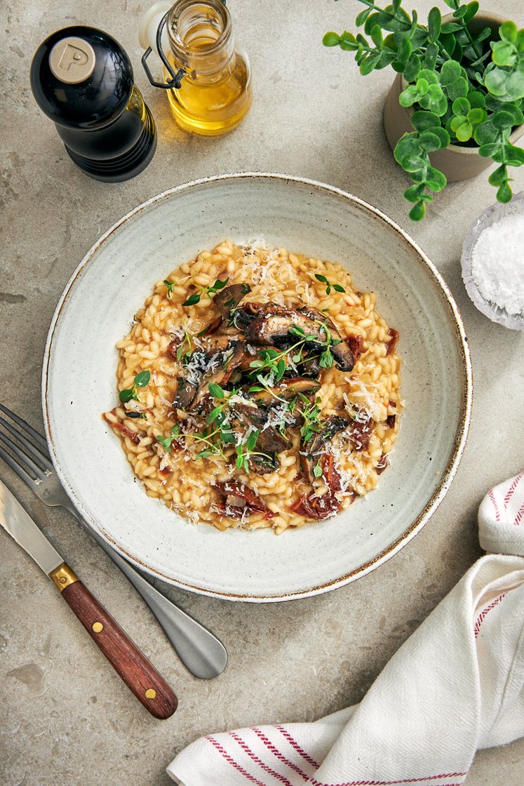 Risotto med soltørket tomat og timianstekt portobellosopp