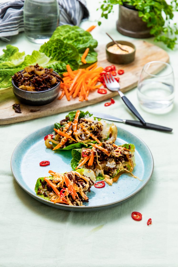Bulgogi av kvernet storfe med marinerte gulrotstrimler, chilimajones og jasminris