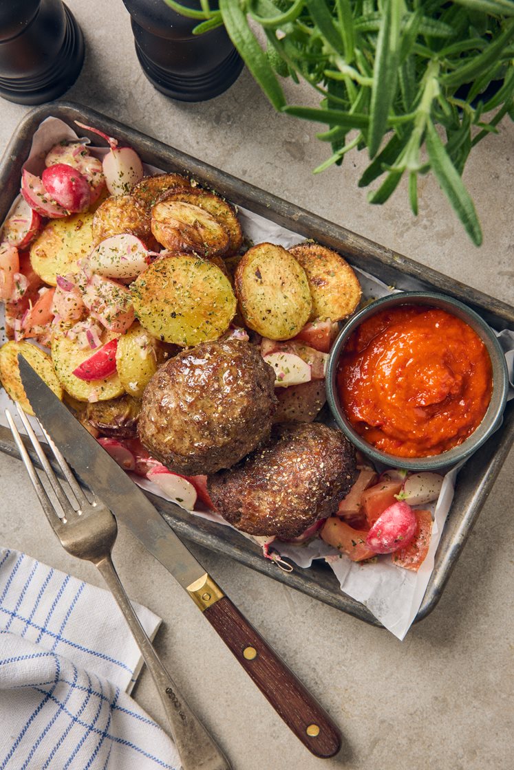 Grillade järpar med rostad potatissallad och ajvar