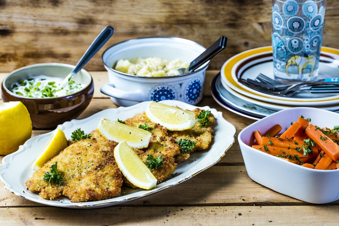 Svineschnitzel med potetmos og gulrot