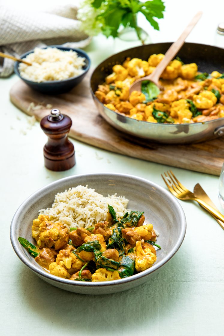 Indisk kylling korma med nanbrød og mangochutney