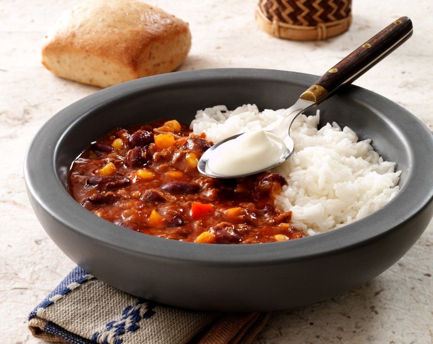 MAD TIL 2 DAGE: Chili con carne classic, med ris og cremefrisk