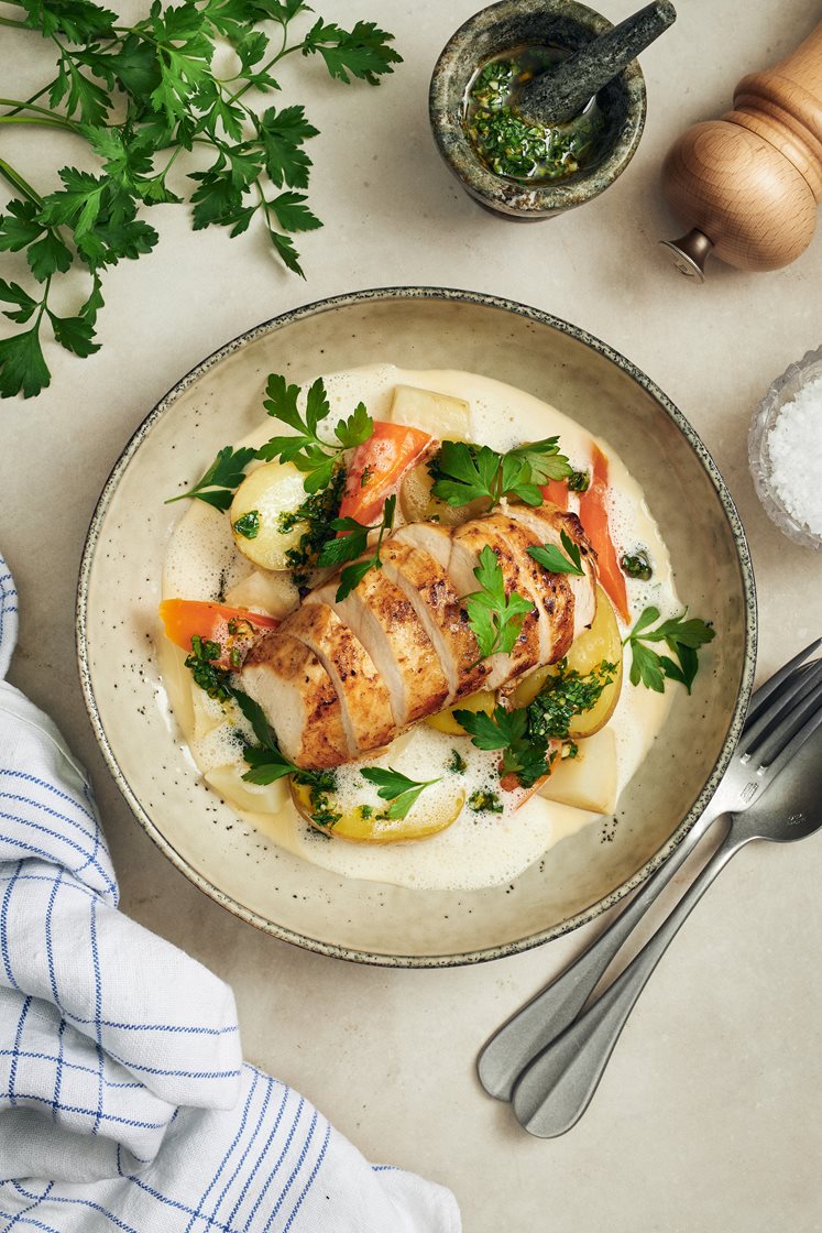 Citronstekt Bjärekyckling med rotfrukts pot-au-feu och gremolata