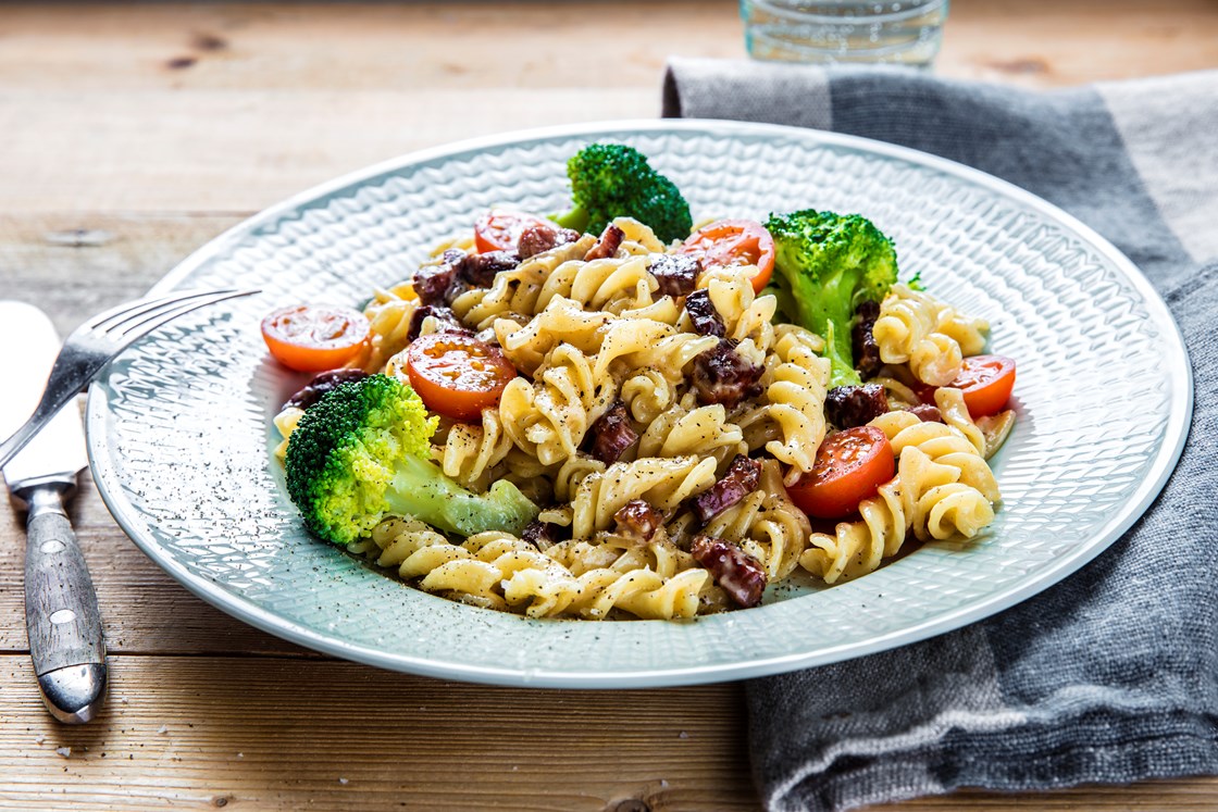 Kremet pasta med bacon og brokkoli