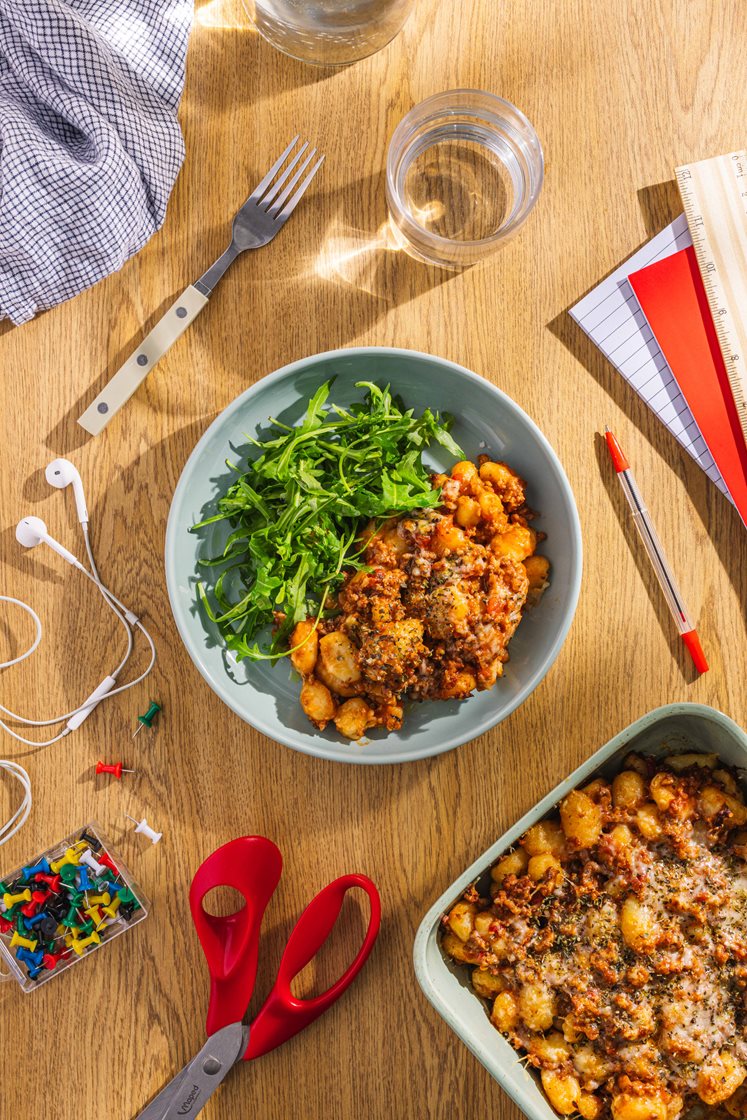 Quick bolognese og gratineret gnocchi med rucola