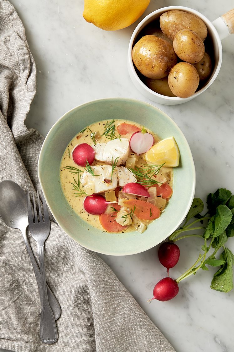 Citrondoftande fiskgryta med dill och smörslungad potatis