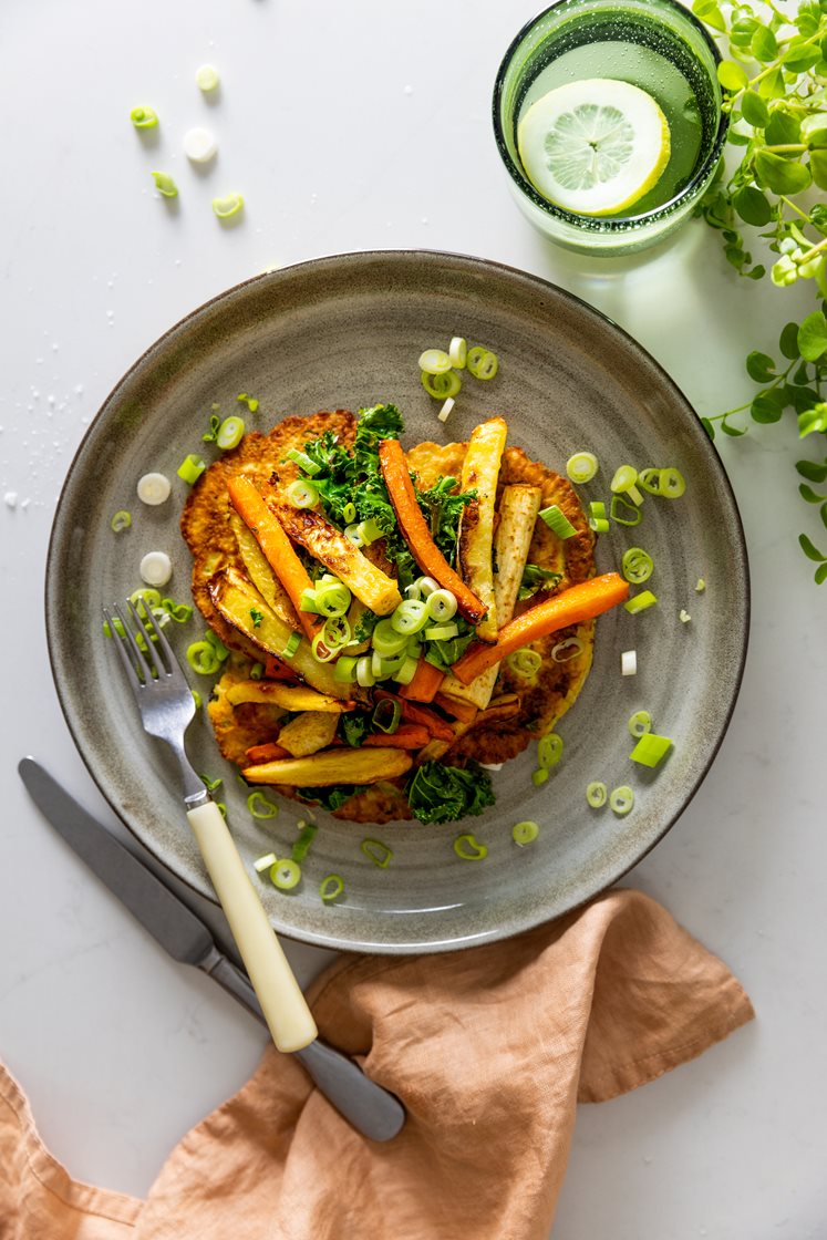 Squash-røsti med salatost og sennepsbagte rodfrugter