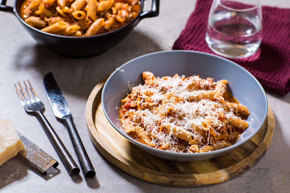 One pot pasta med kjøttsaus og parmesan