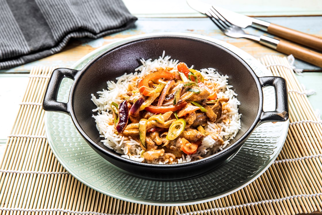 Kylling- og paprikawok i red curry