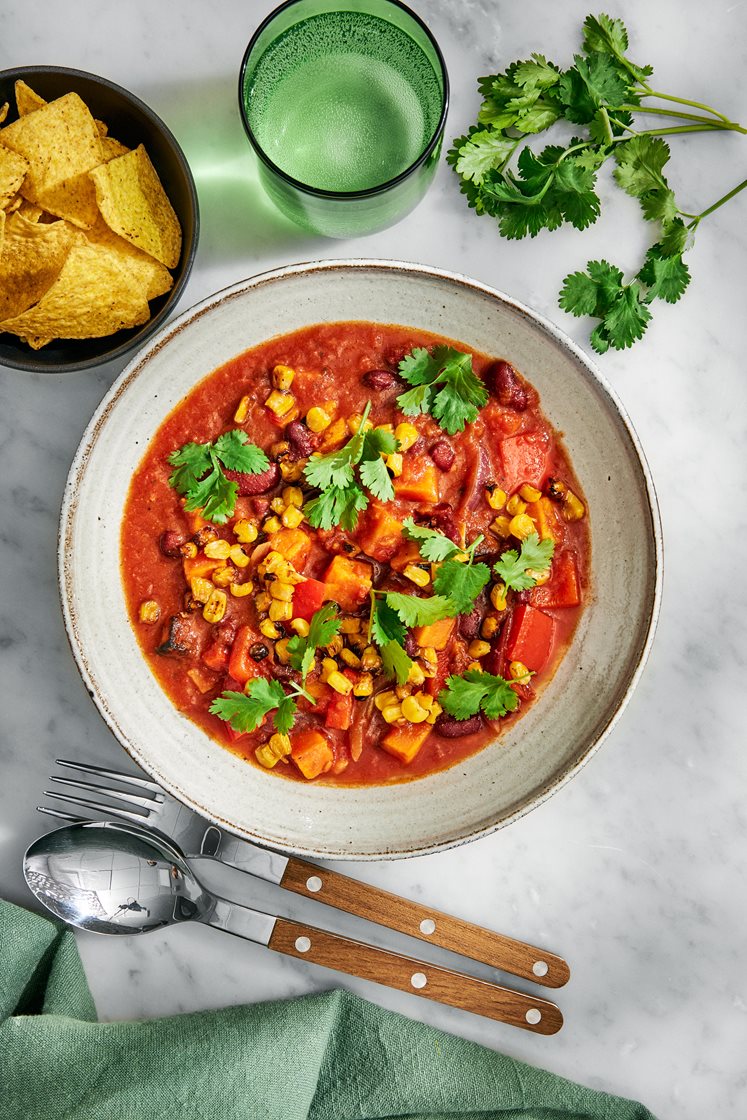 Texas vegetar chili med sweet potatoes og majs