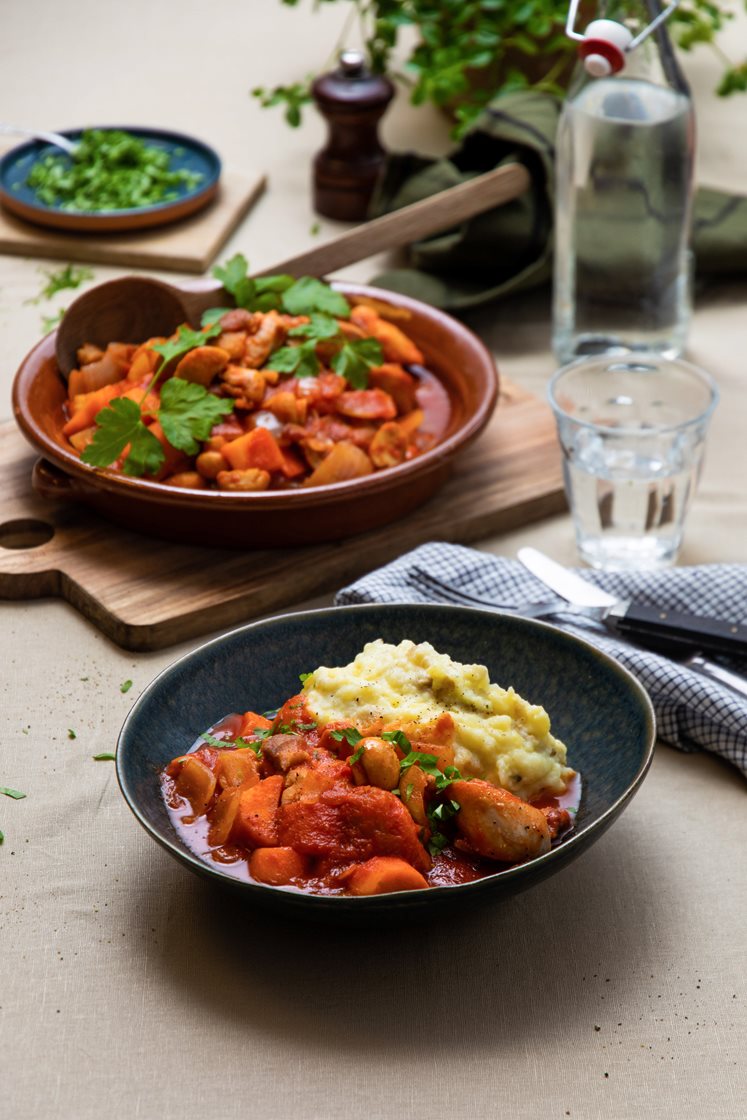 Gresk stifado med kylling og rustikk potetmos