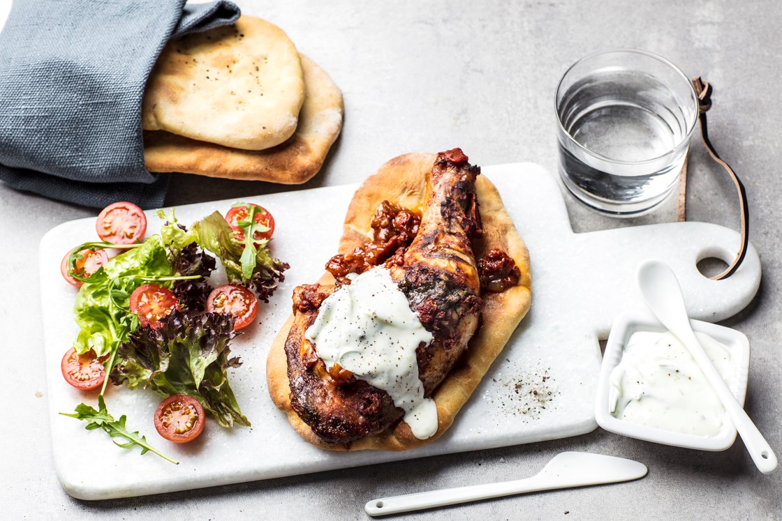 Kyllinglårtandoori med nanbrød og raita