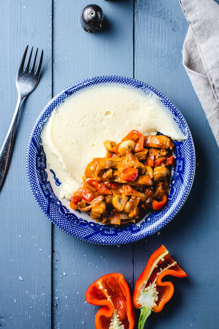 Stroganoff med strimlet storfe og potet- og selleripuré