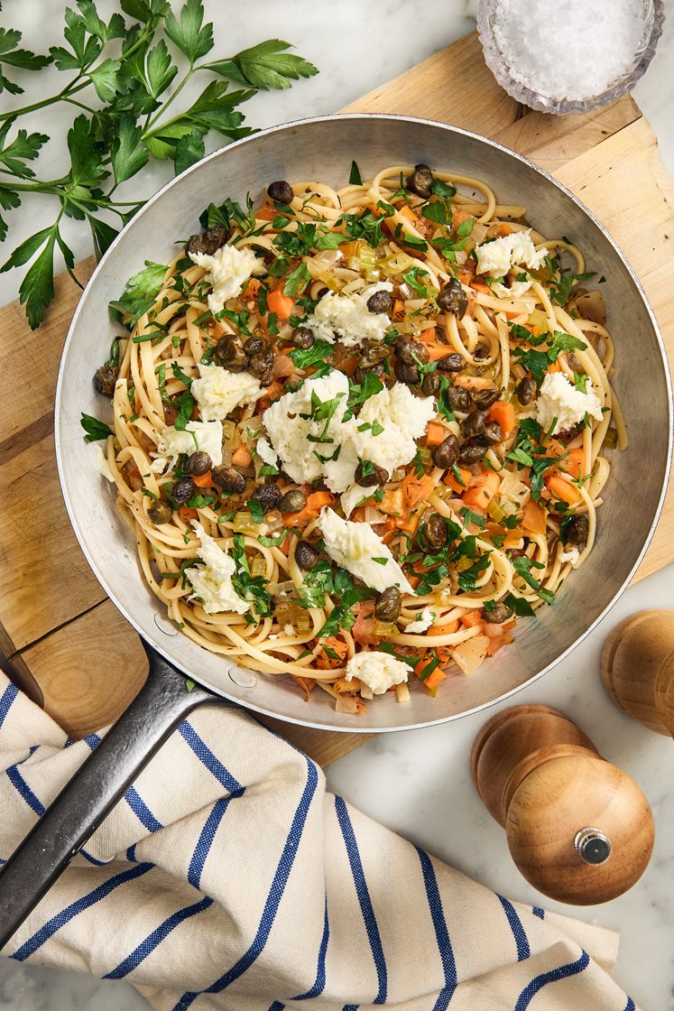 Pasta soffritto med stekt kapris, mozzarella och citron