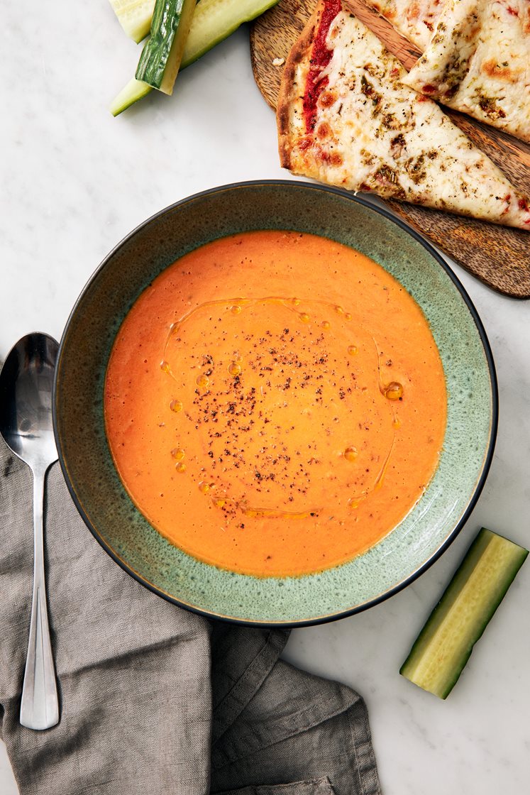 Tomatsoppa med pizzaslice