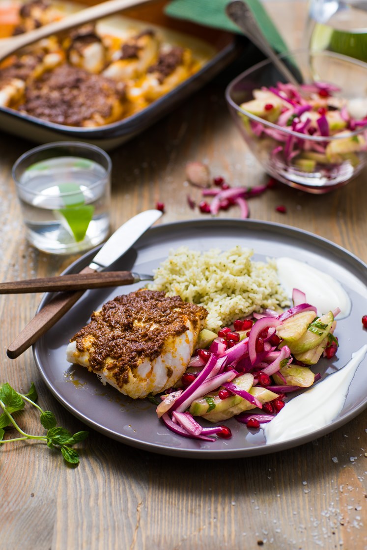 Torsk masala med krydderris og indisk agurksalat
