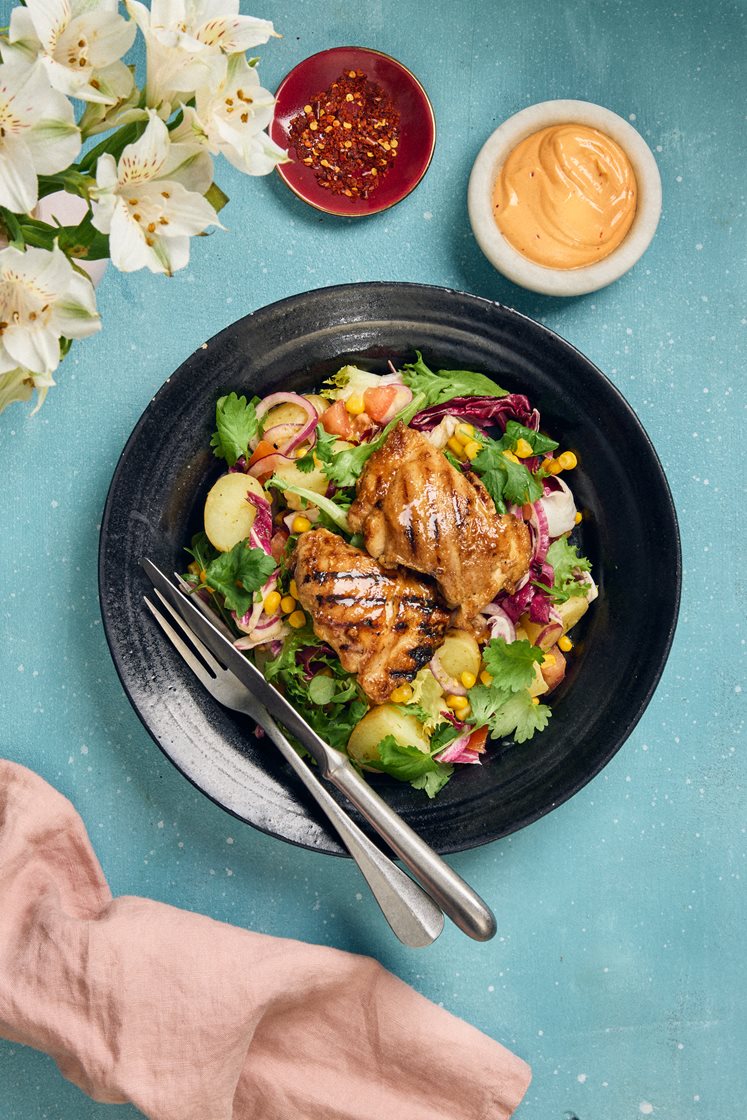 Grillad kycklinglårfilé med mexikansk potatissallad och chilimajonnäs