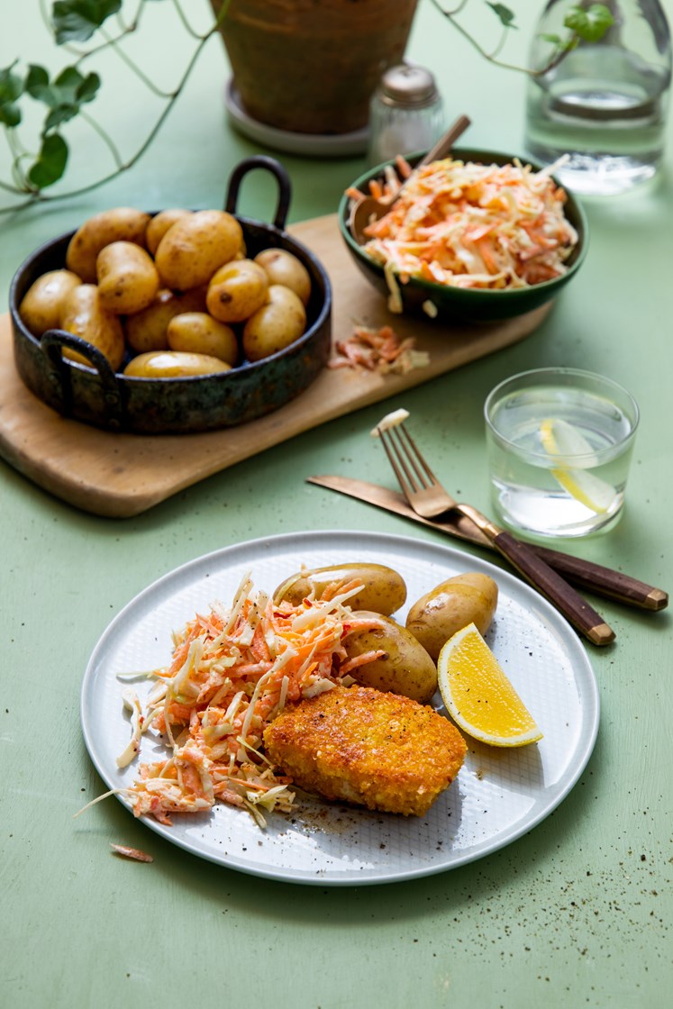 Sprøstekt seifilet med hjemmelaget eplecoleslaw 
