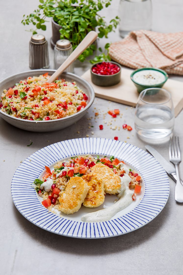 Grillet halloumi med tabbouleh og yoghurtdressing