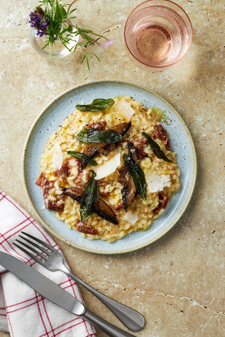 Risotto med soltorkad tomat och salviastekt portabello