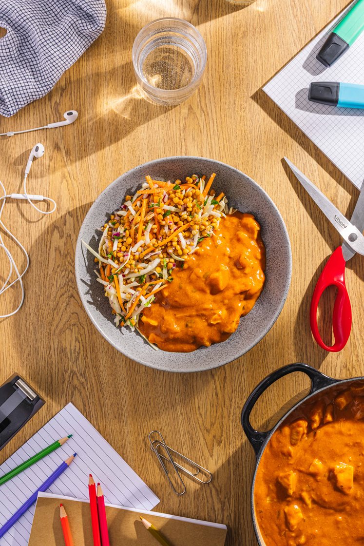 Quick butter chicken med linse/myntesalat