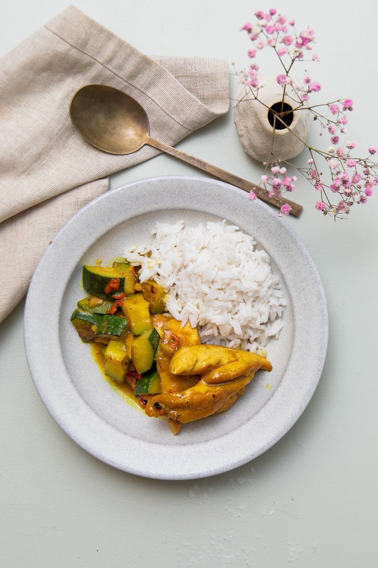 Kyllingeinderfilet i kokosmælk med squash