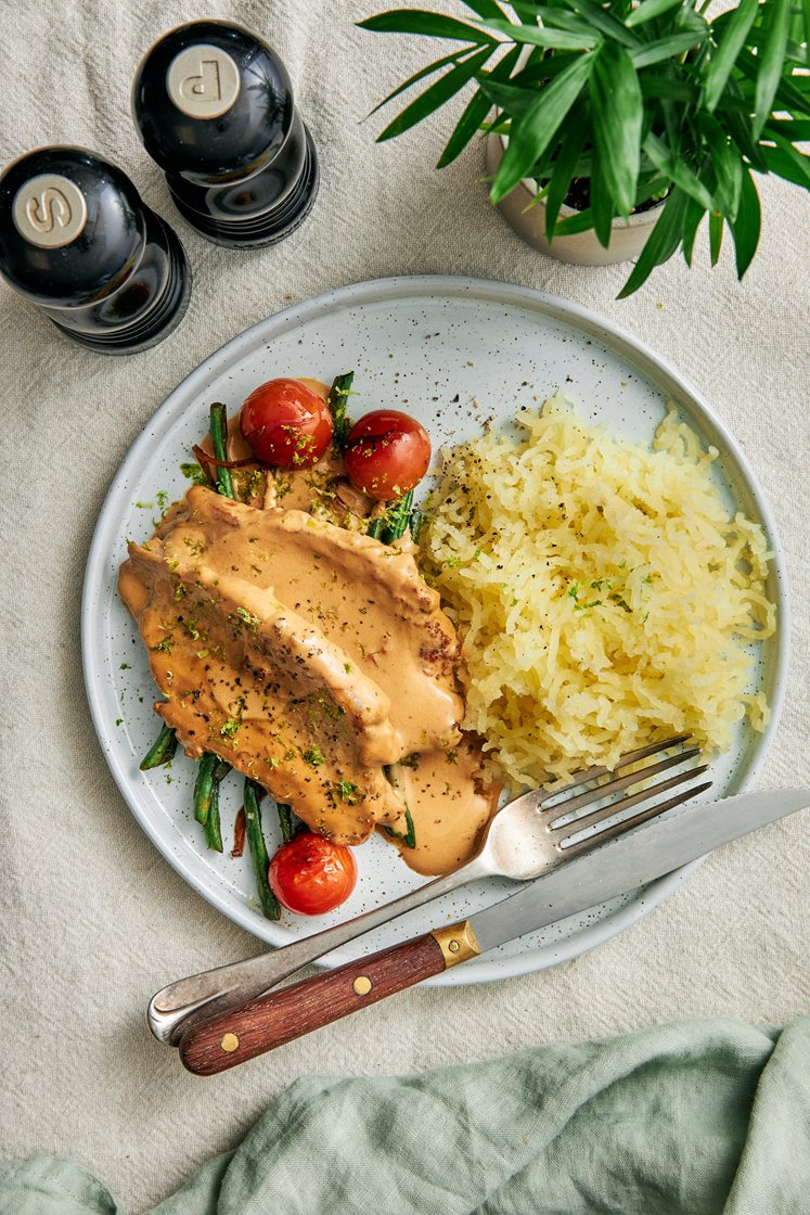 Fläskkotlett med lime, frästa grönsaker och pressad potatis 