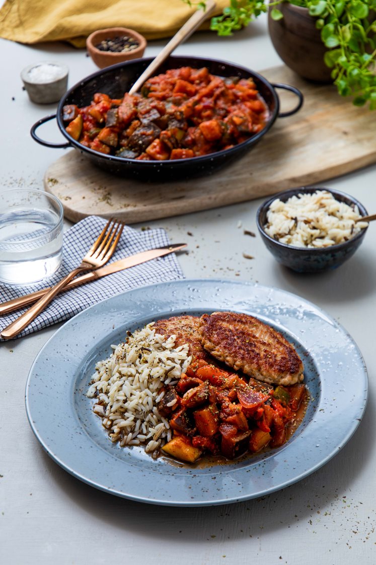 Elgkarbonader med ratatouille og villris