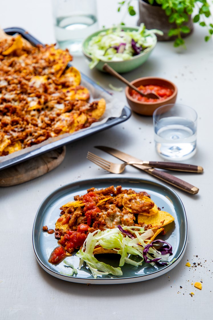 Kyllingnachos med kålsalat og tomatsalsa