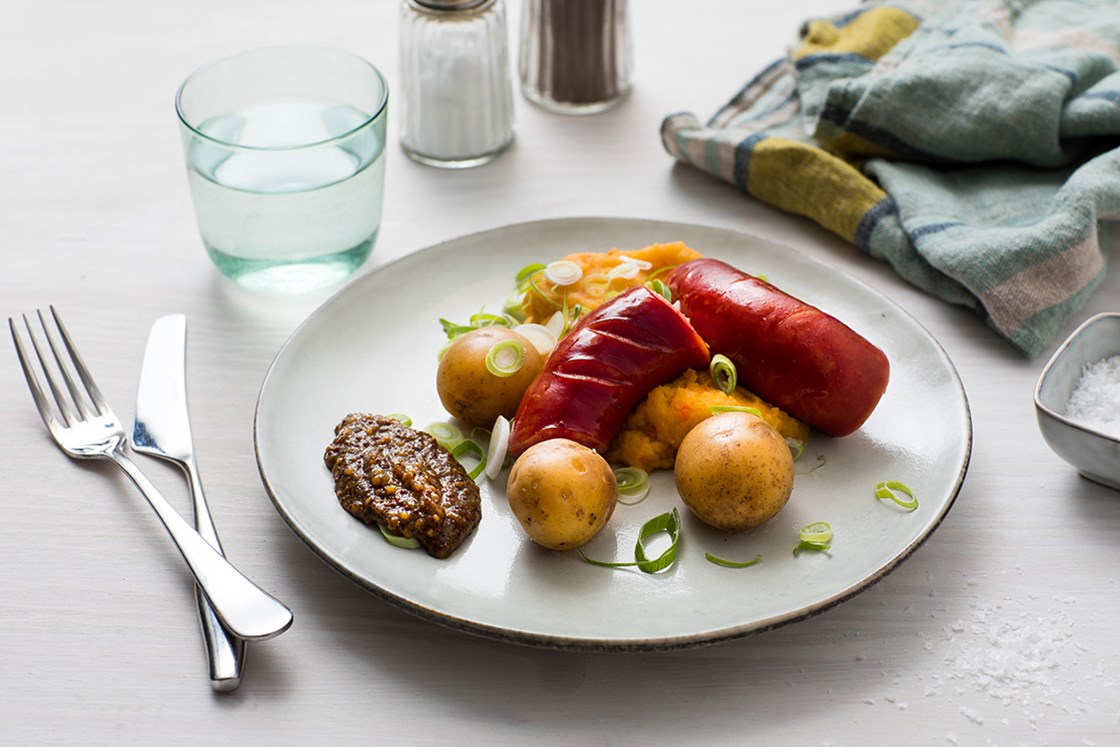Vossakorv med poteter, rotmos og sennep