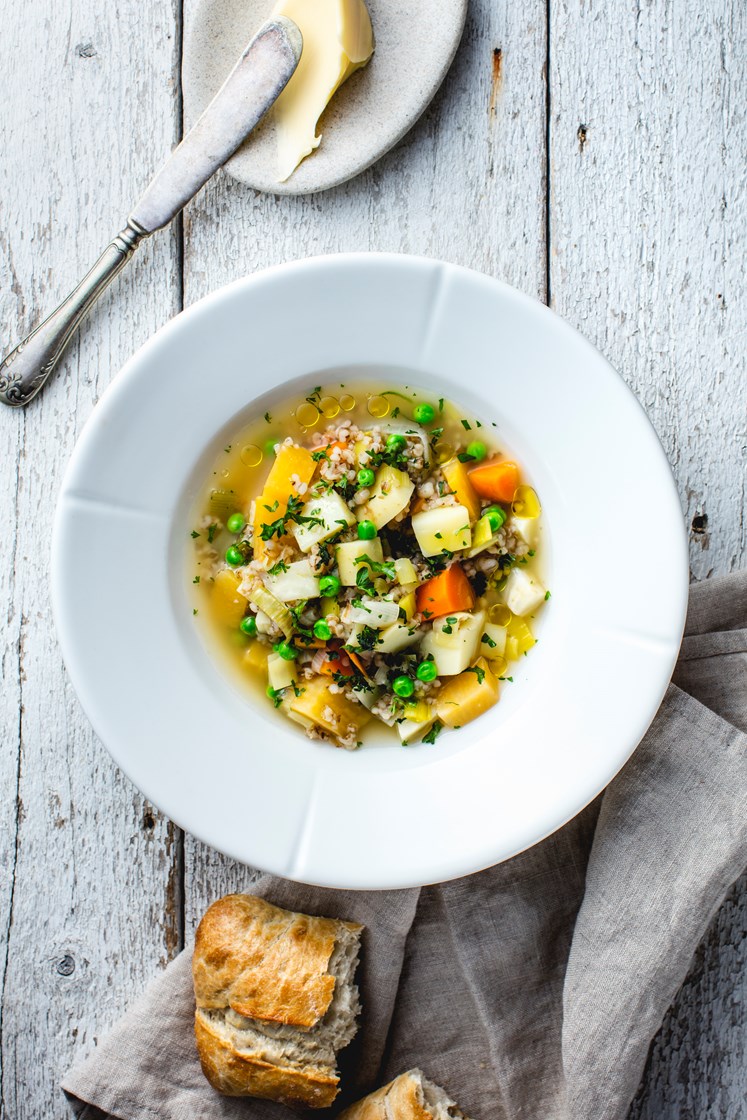 Smakfull høstsuppe med steinovnsbakte rundstykker
