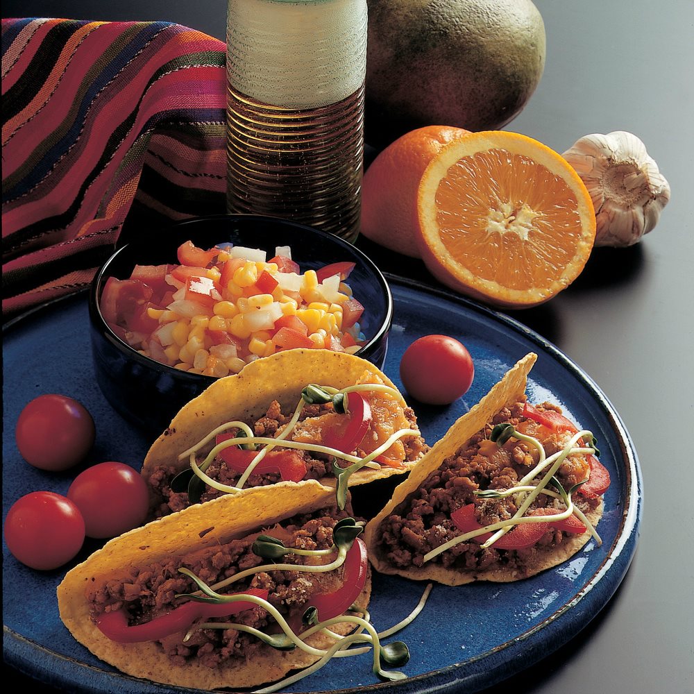 Sprøde mexicanske tacos med krydret kødfyld og tomatrelish