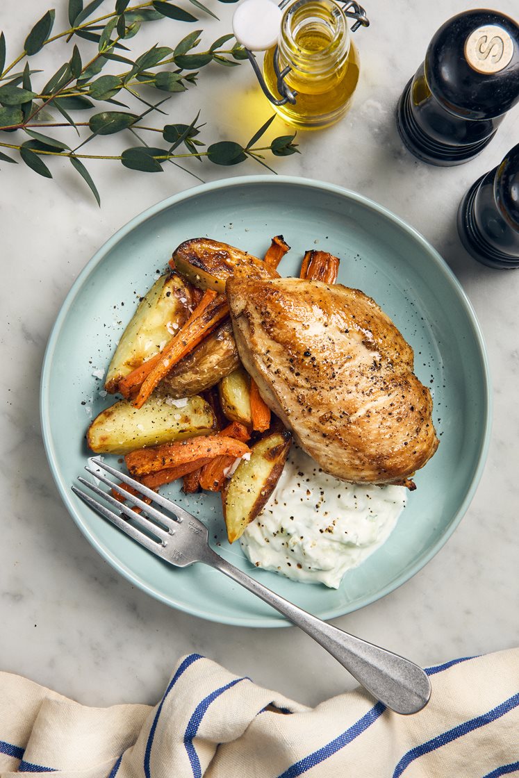 Kyckling med rostade rotfrukter och tzatziki