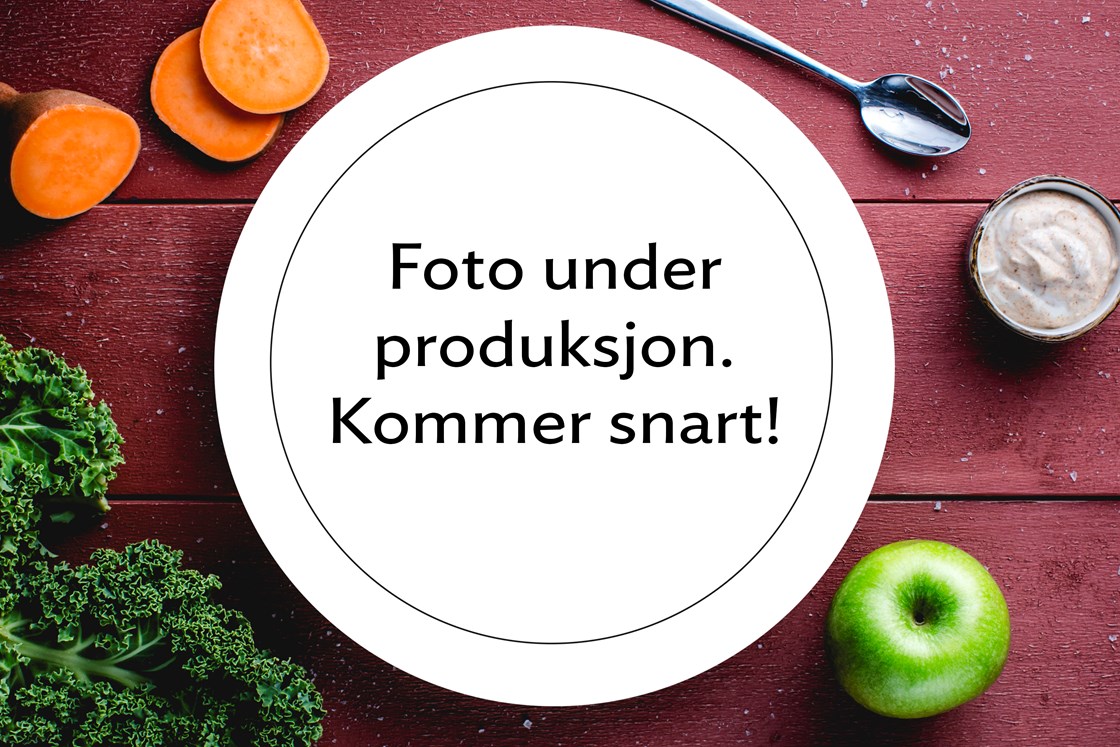 Pannestekt kyllingfilet med bakte grønnsaker grana padano