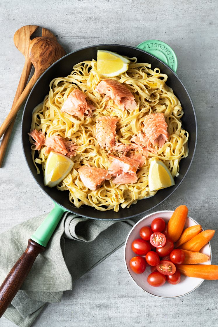 Citrontagliatelle med ugnsbakad lax 