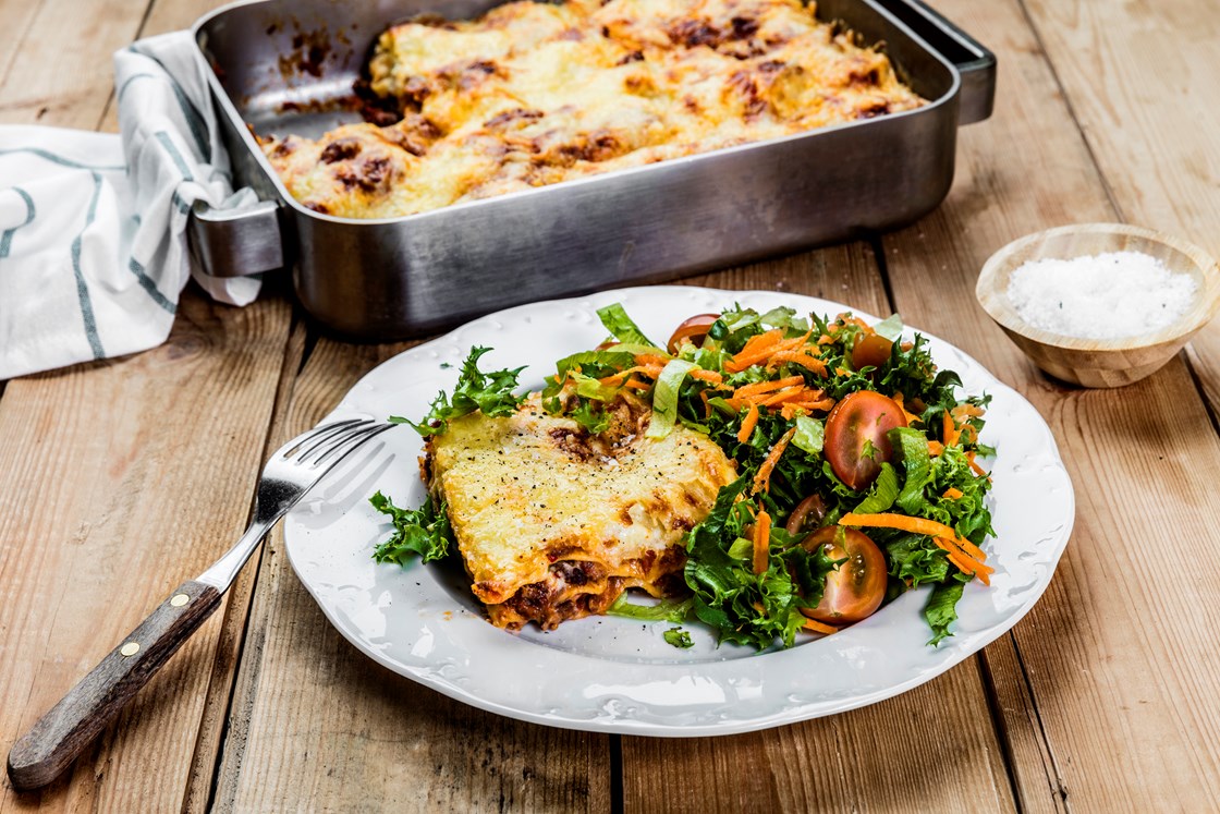 Lasagne med salat