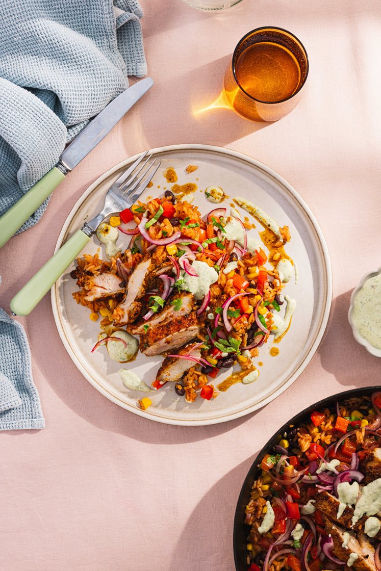 Grillet kylling med meksikansk ris og jalapeño crema