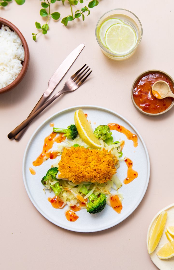 Seifilet med sitroncrust, wokkede grønnsaker, jasminris og sursøt saus