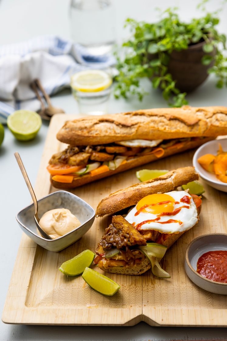 Banh mi - grov vietnamesisk bagett med tofu, speilegg og chilimajones