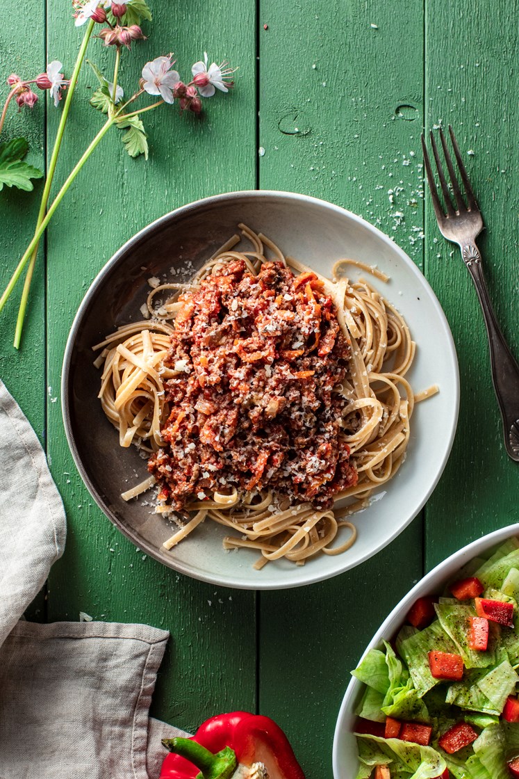 Hjemmelaget bolognese med spagetti og frisk salat