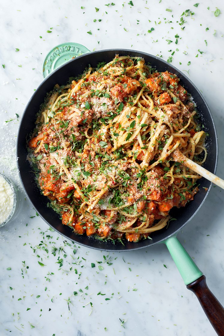 Linsragu med linguine och pecorino