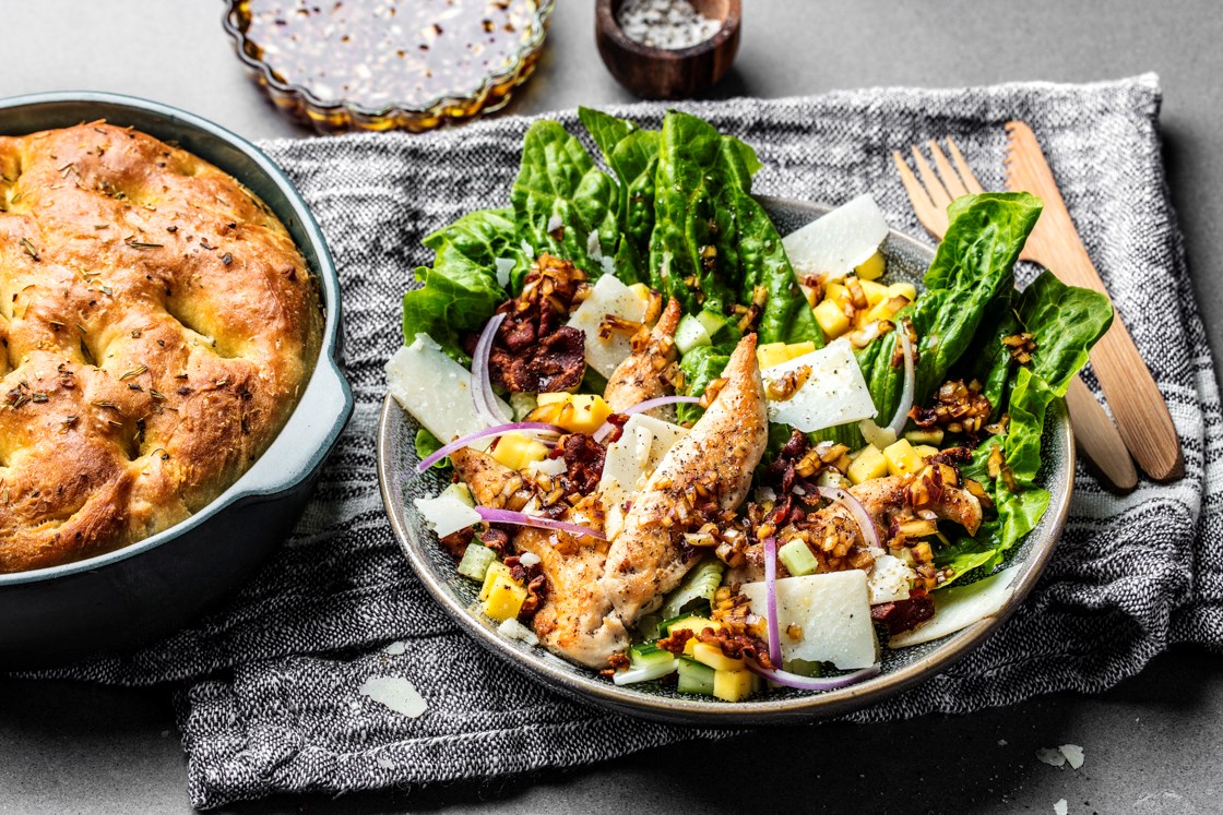 Kylling- og mangosalat med Västerbottensost