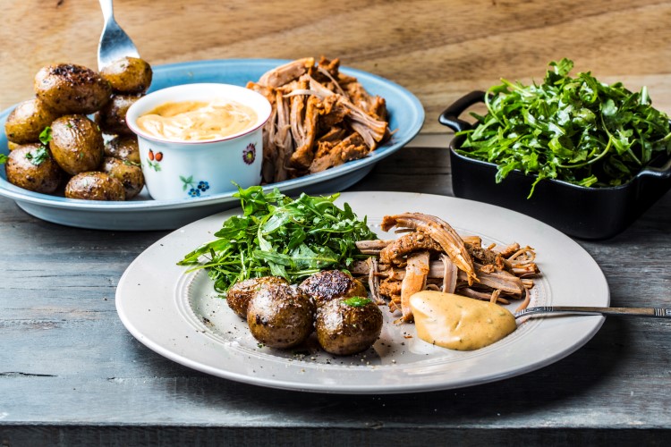 Pulled turkey med rissoletpoteter og chilibéarnaise	